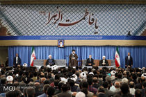 جمعی از مسئولان نظام و سفرای کشورهای اسلامی با آیت الله خامنه‌ای دیدار می‌کنند