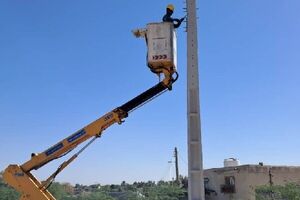 اصلاح شبکه برق و نوسازی پایه‌ها در روستای درگیر بندرعباس