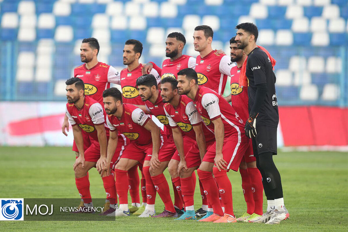 دیدار تیم‌ های فوتبال پرسپولیس و ملوان