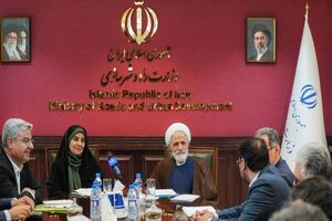 وزیر راه و شهرسازی بر استفاده از ظرفیت حقوق‌دانان ایرانی خارج از کشور در وزارتخانه تاکید کرد