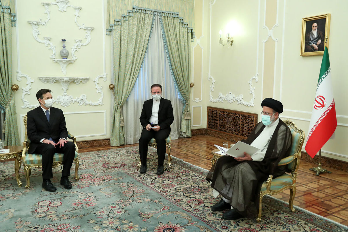 رئیسی در دیدار سفیر جدید سوییس