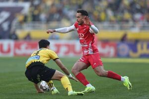 اوستون اورونوف آماده همراهی پرسپولیس در لیگ برتر شد