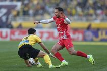اوستون اورونوف آماده همراهی پرسپولیس در لیگ برتر شد