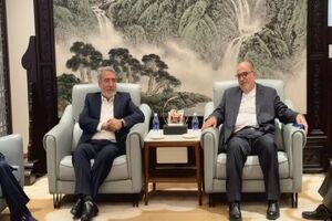 سفیر جدید ایران در نمایندگی کشورمان در چین حضور یافت