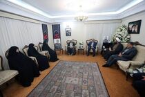رئیس مجمع تشخیص مصلحت نظام با خانواده سردار شهید سلامی دیدار کرد