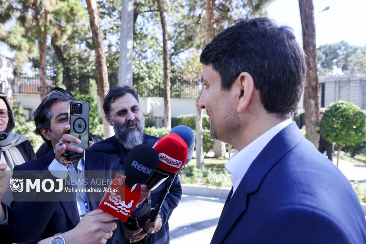 حاشیه جلسه هیات دولت - ۱۶ آبان