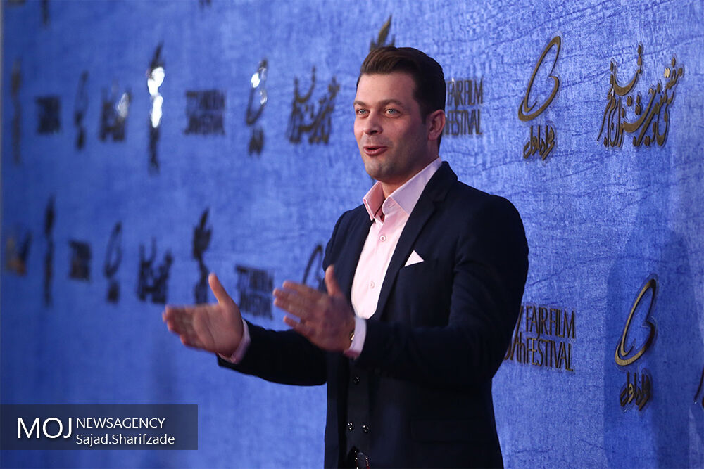 اگر عاشق هستید، وارد دنیای بازیگری بشوید
