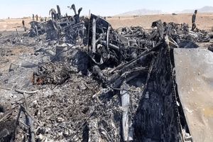 رئیس سازمان قضایی از بقایای تجهیزات منهدم شده دشمن در «دشت پرزان» اصفهان بازدید کرد