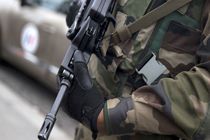 عضو نیروهای حالت فوق العاده در فرانسه خودکشی کرد