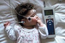 گسترش پوشش طرح غربالگری شنوایی نوزادان در سراسر کشور