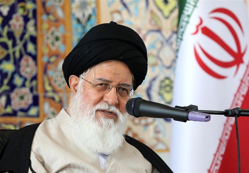 ناوگان دشمن در مقابل ایران ضعیف است/ مسئولان در شرایط فعلی کشور کنار نایستند