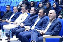 خبرنگاران وجدان های بیدار جامعه هستند