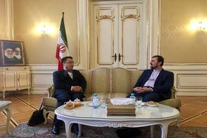 تاکید غریب آبادی و نماینده دائم چین بر گسترش همکاری‌ ها و مقابله با تحریم‌ های آمریکا