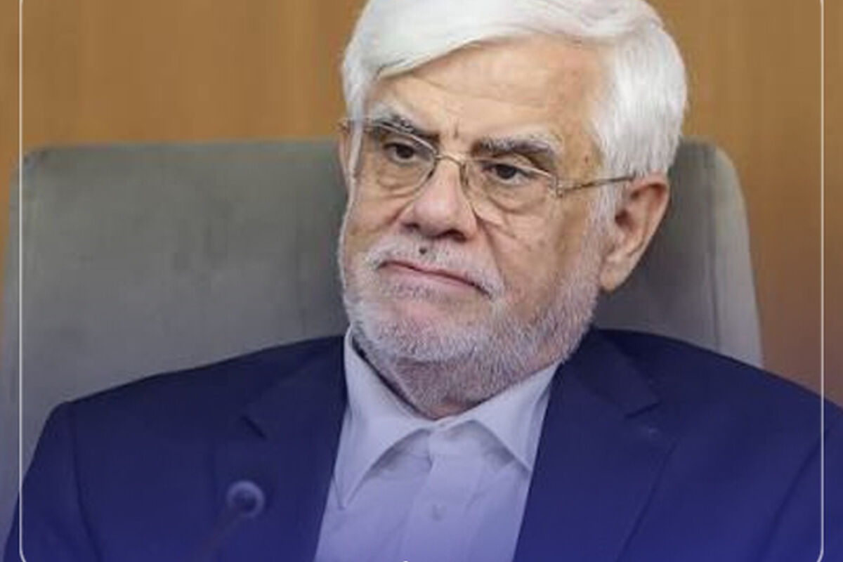 اینفوگرافیک/خلاصه اظهارات اخیر  دکتر عارف درباره بنزین