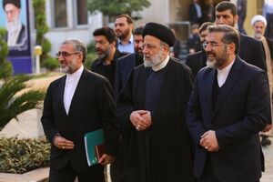  رئیس‌جمهور وارد  وزارت فرهنگ و ارشاد اسلامی شد
