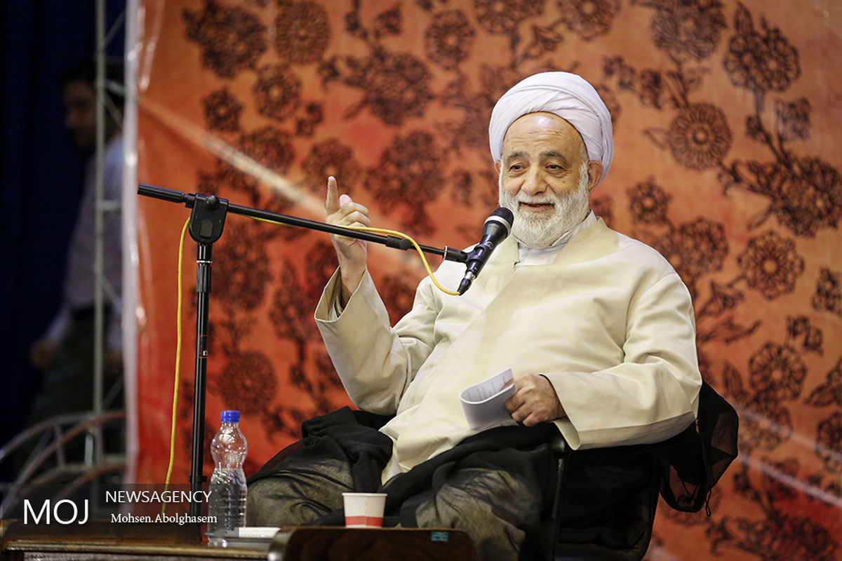 تقدیر از فعالان عرصه نماز/محسن قرائتی