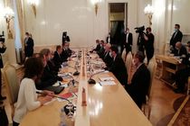 ظریف با همتای روسی خود دیدار و رایزنی کرد 