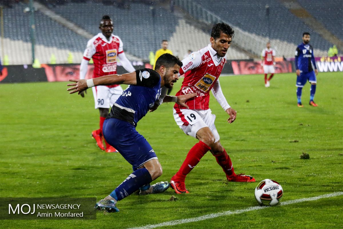 دیدار تیم های فوتبال پرسپولیس و استقلال خوزستان