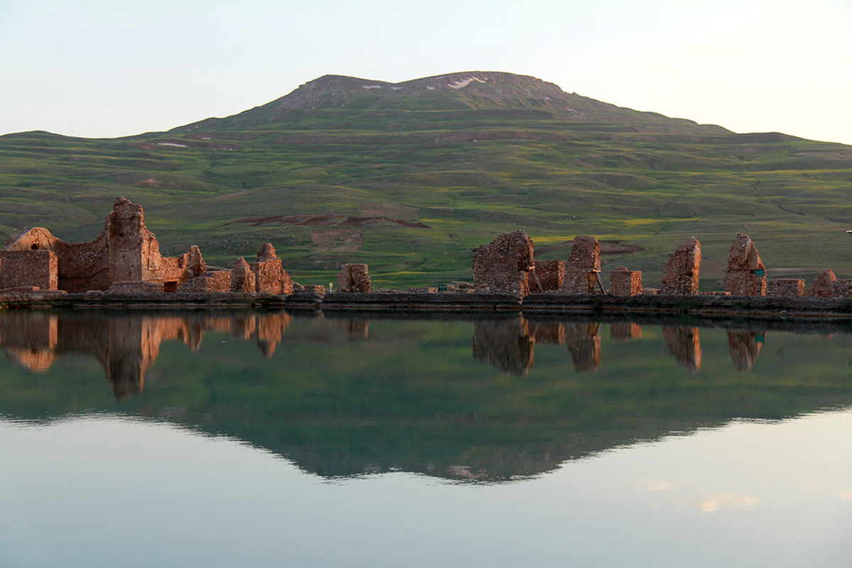 مستند تخت سلیمان