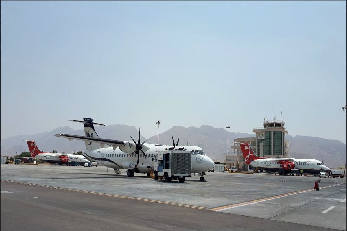 فرودگاه لارستان 