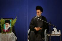 جهانیان عظمت ملت ایران و جایگاه رهبری دینی را به چشم دیدند