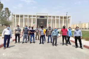 تجمع بازاریان پارسیان مقابل فرمانداری