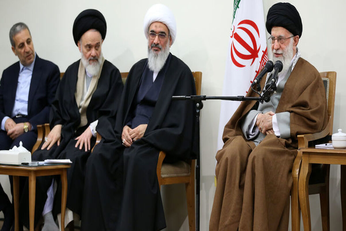 دیدار رهبر انقلاب با اعضای ستاد کنگره دو هزار شهید استان بوشهر