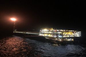 مشعل سکوی فاز ۲۰پارس جنوبی روشن شد