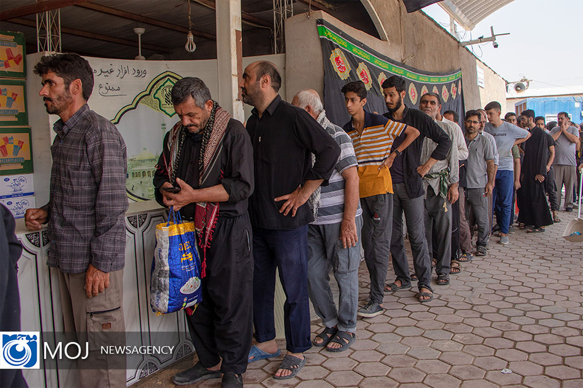 موکب خادمان حرم حضرت معصومه (س) در مسیر نجف به کربلا