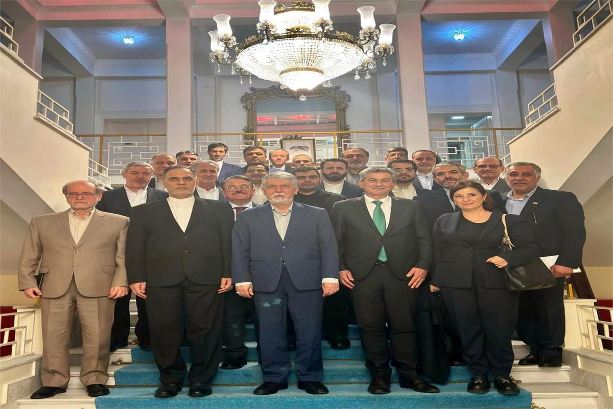 وزیر فرهنگ و ارشاد اسلامی