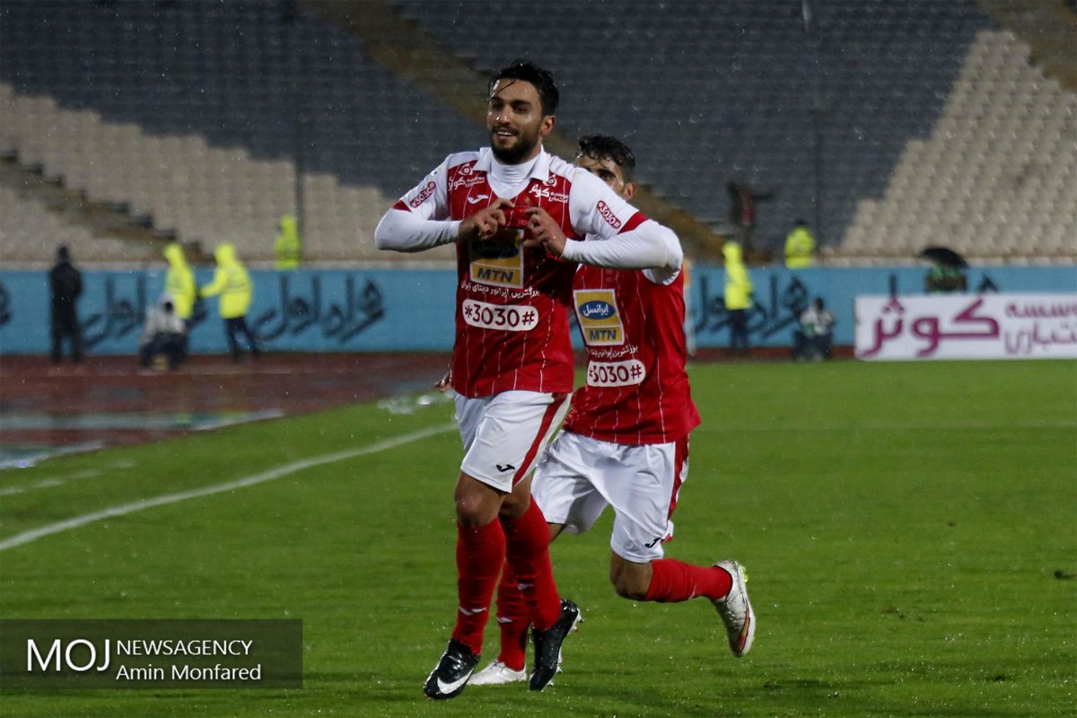 دیدار تیم های فوتبال پرسپولیس و استقلال خوزستان