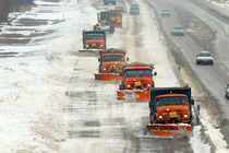برف و باران در جاده‌های ۱۱ استان کشور در حال باریدن است