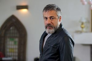 دانلود تیتراژ سریال نوار زرد با صدای پرواز همای 