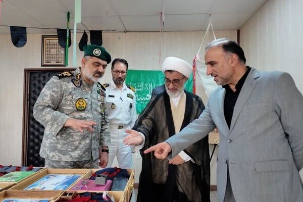 دریادار ایرانی بر نقش ماندگار شهدای ناوشکن دنا در تاریخ پرافتخار نیروی دریایی ارتش تاکید کرد