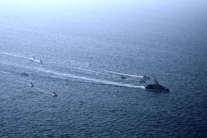 انواع سامانه و تسلیحات پدافندی و آفندی در رزمایش کنترل هوشمند تنگه هرمز بکار گرفته شد