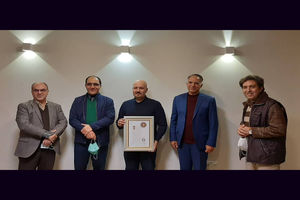 مهرداد اسکویی گواهینامه درجه یک هنری دریافت کرد