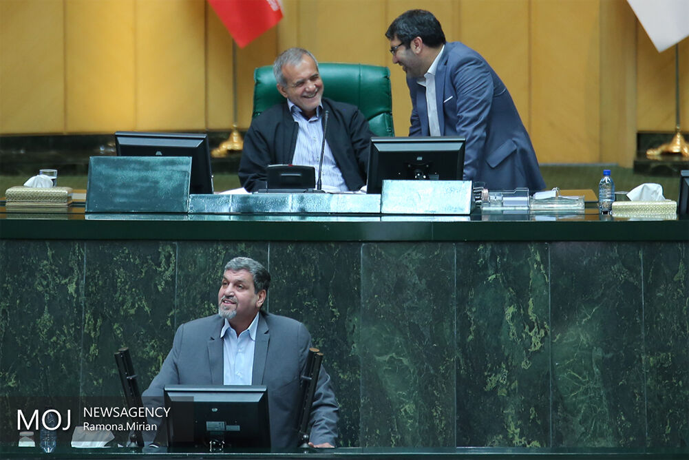 ناکارآمدی داخلی بیشتر از تحریم ها آسیب زا است