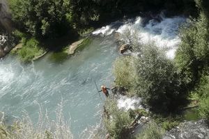 تداوم جست‌وجو برای یافتن پدر و پسر مغروق در رودخانه هراز
