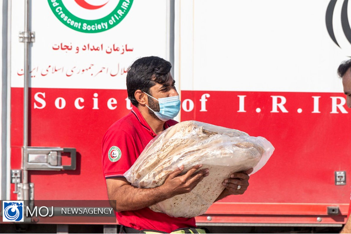 امداد رسانی جمعیت هلال احمر در مناطق سیل زده