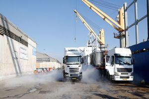 صادرات نخستین محموله آهن اسفنجی از بندر شهید باهنر