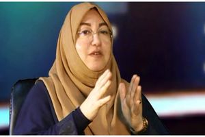 جنجال مجری زن صدا و سیما / حجاب، در زمان گفتن اخبار کجا و پوشش در شغل جدید کجا