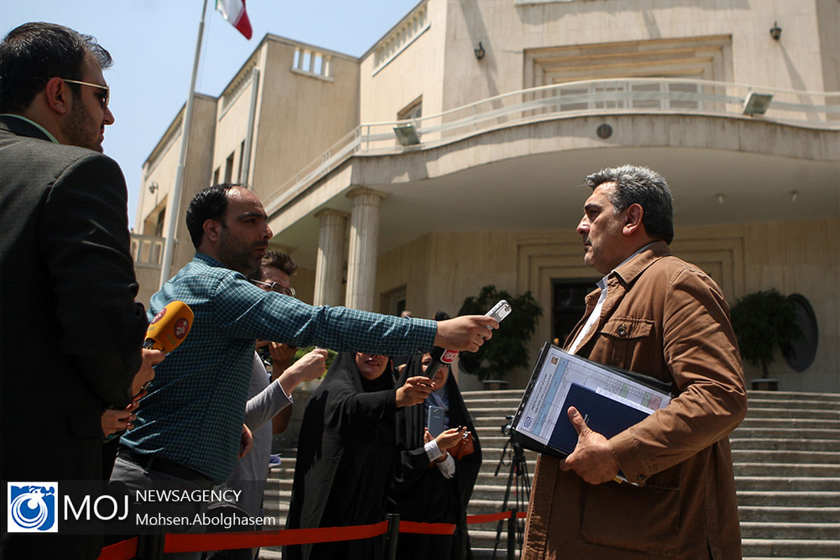 حاشیه جلسه هیات دولت - ۵ تیر