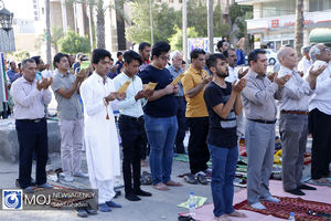 چشم و گوش‌مان به گروه‌های سیاسی نباشد