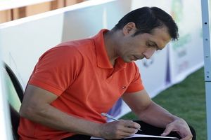 آشوبی سرمربی گل ریحان شد