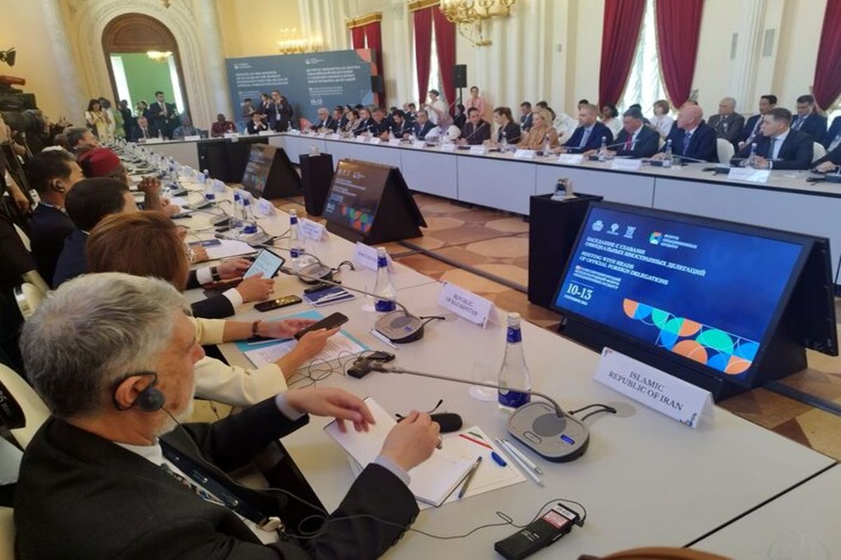 وزیر فرهنگ و ارشاد اسلامی