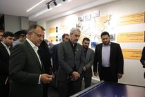 وزیر اقتصاد از نمایشگاه بین‌المللی مبارزه با پولشویی بازدید کرد