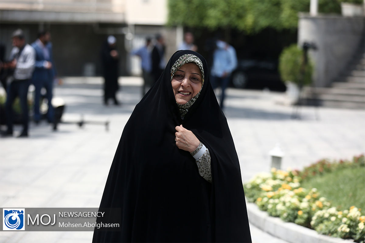 حاشیه جلسه هیات دولت - ۱۲ تیر ۱۳۹۸ / معصومه ابتکار معاون رییس جمهور در امور زنان و خانواده