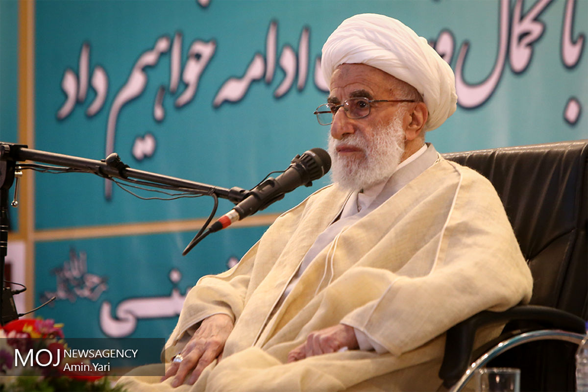 یوم الله ۱۲ بهمن در حرم بنیانگذار جمهوری اسلامی/احمد جنتی دبیر شورای نگهبان