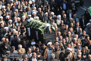تشییع پیکر آیت الله شاه آبادی