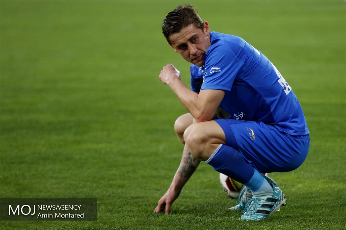 دیدار تیم های فوتبال استقلال تهران و پیکان